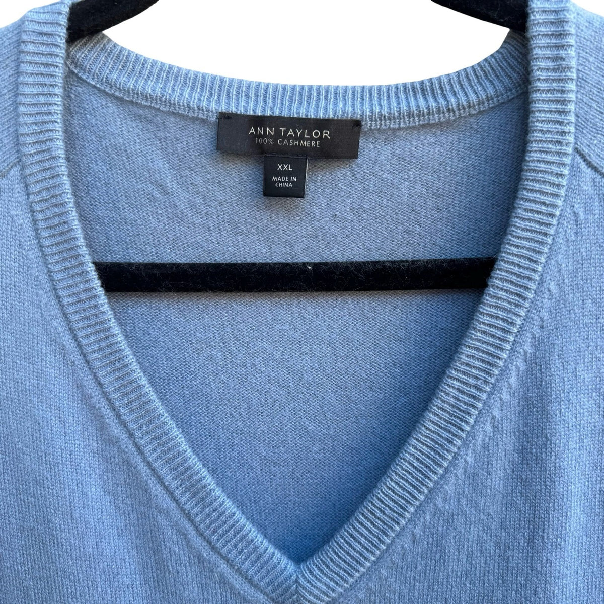 Ann Taylor 100% Cashmere Quiet Luxury Minimalist V-Neck Sweater Pastel Blue XXL
