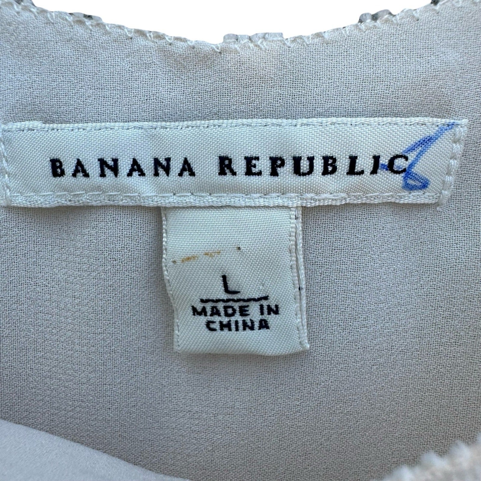 Banana Republic Silk Cream Ruffle Front Sleeveless Top Scoop Neck L Coquette
