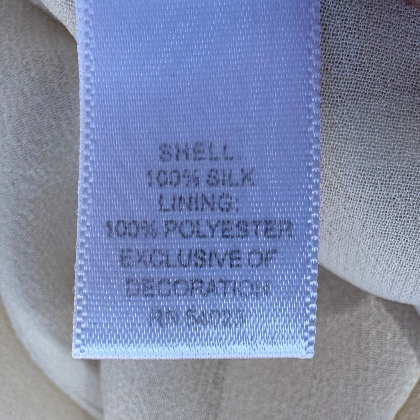 Banana Republic Silk Cream Ruffle Front Sleeveless Top Scoop Neck L Coquette