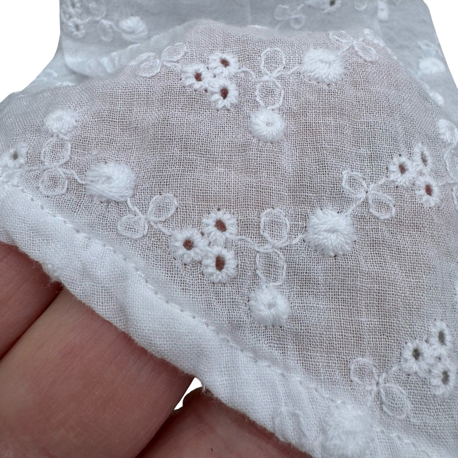 En Creme White Eyelet Button Down Shirt Floral Embroidery Cottage Blouse L Boho