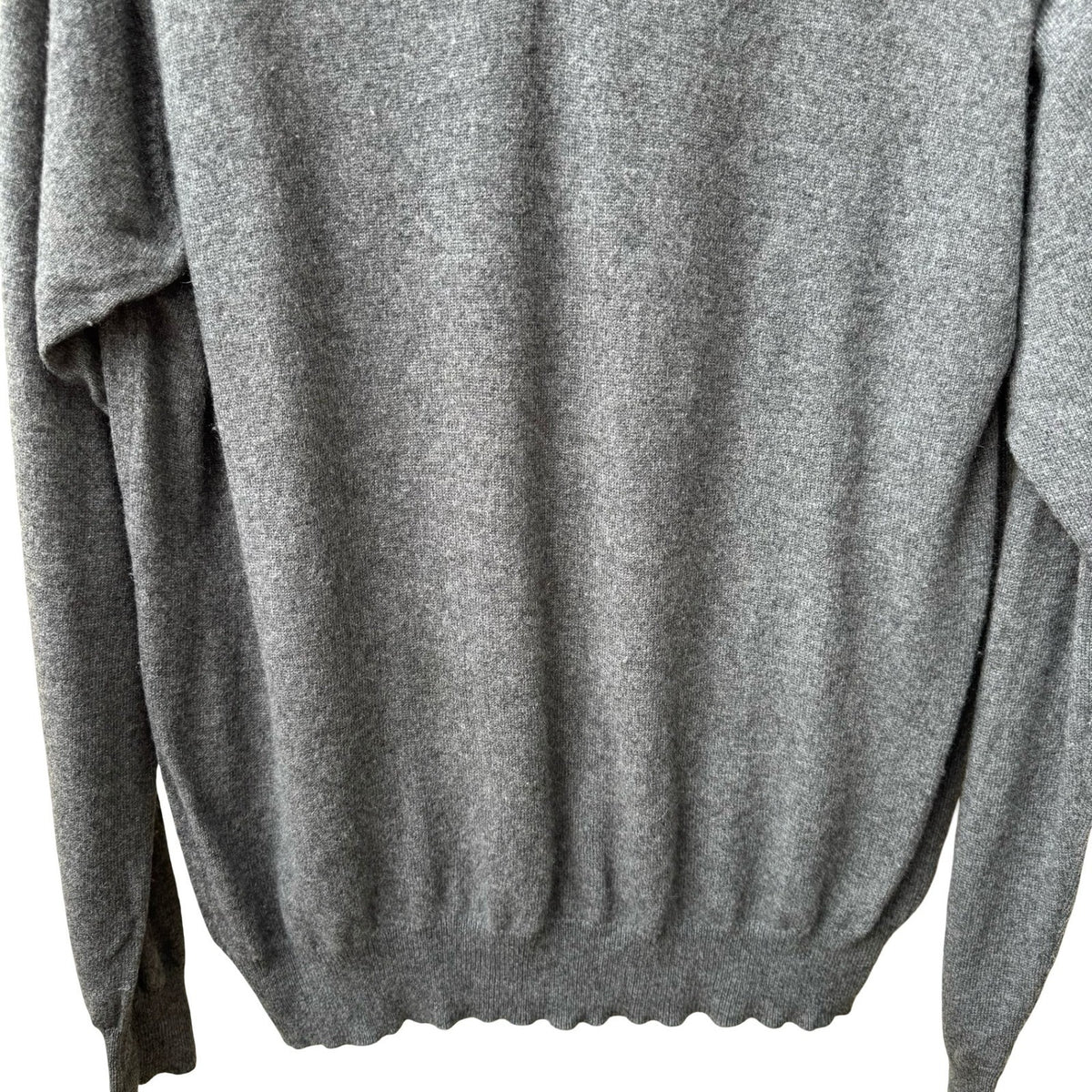 CH Classic 100% Cashmere Quiet Luxury Old Money Preppy Cozy Sweater Mens Gray M