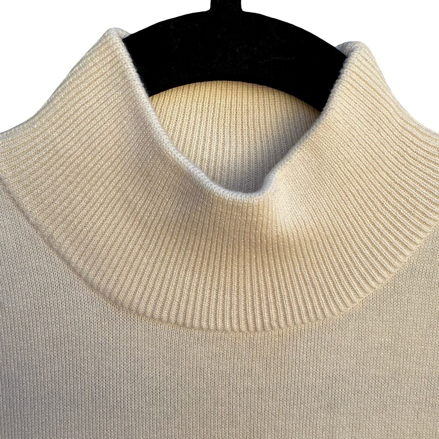 DG2 Diane Gilman Womens Mock Neck Sleeveless Sweater Shell Cream Medium NEW