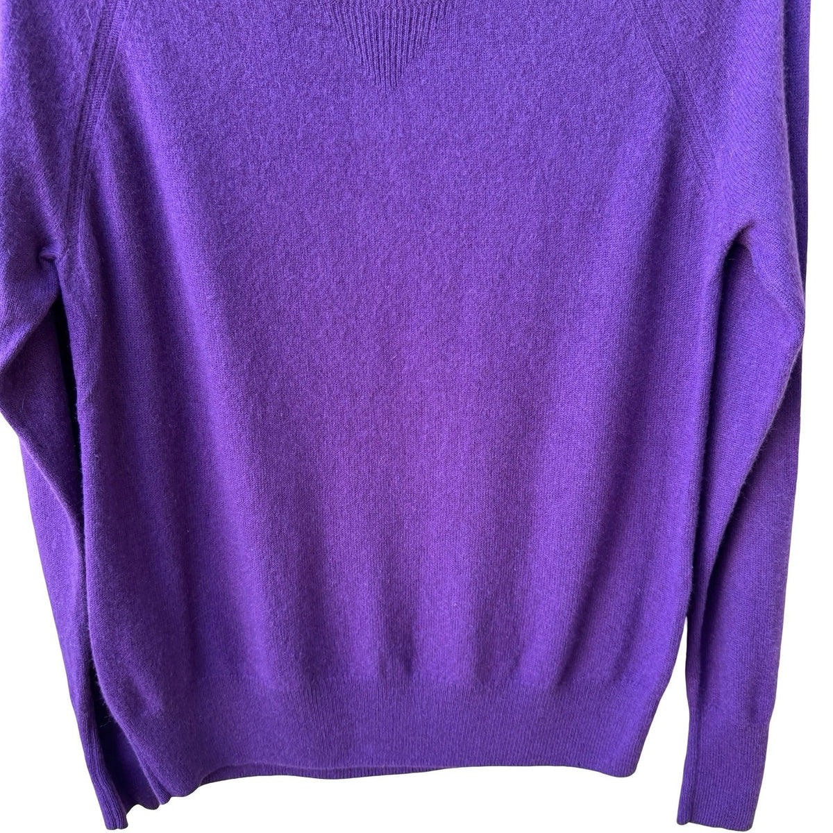 Halogen Cashmere Quiet Luxury Old Money Minimalist Preppy Cozy Sweater Purple M
