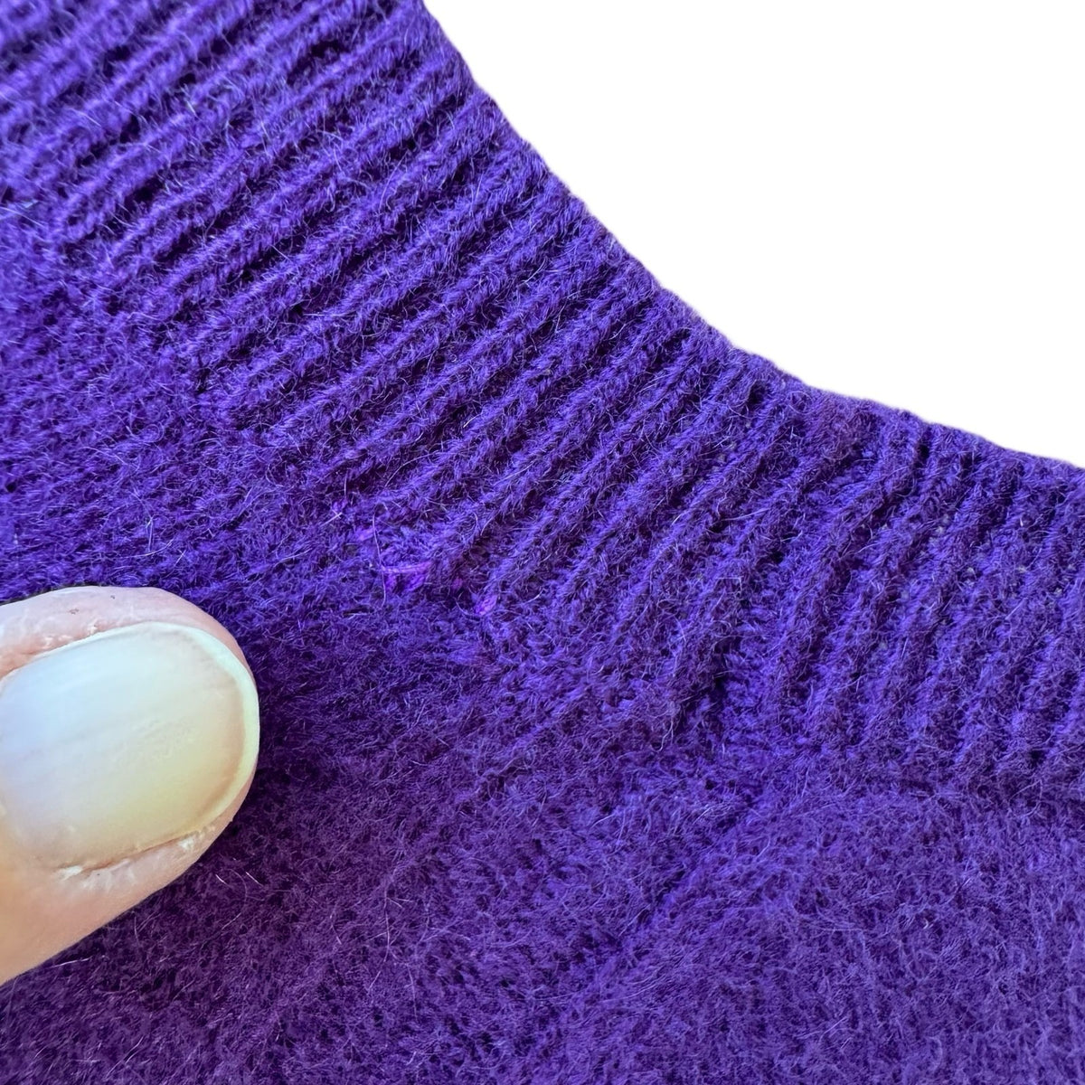 Halogen Cashmere Quiet Luxury Old Money Minimalist Preppy Cozy Sweater Purple M