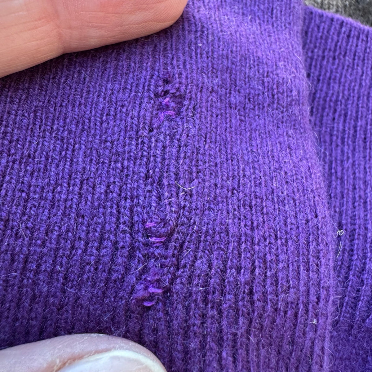 Halogen Cashmere Quiet Luxury Old Money Minimalist Preppy Cozy Sweater Purple M