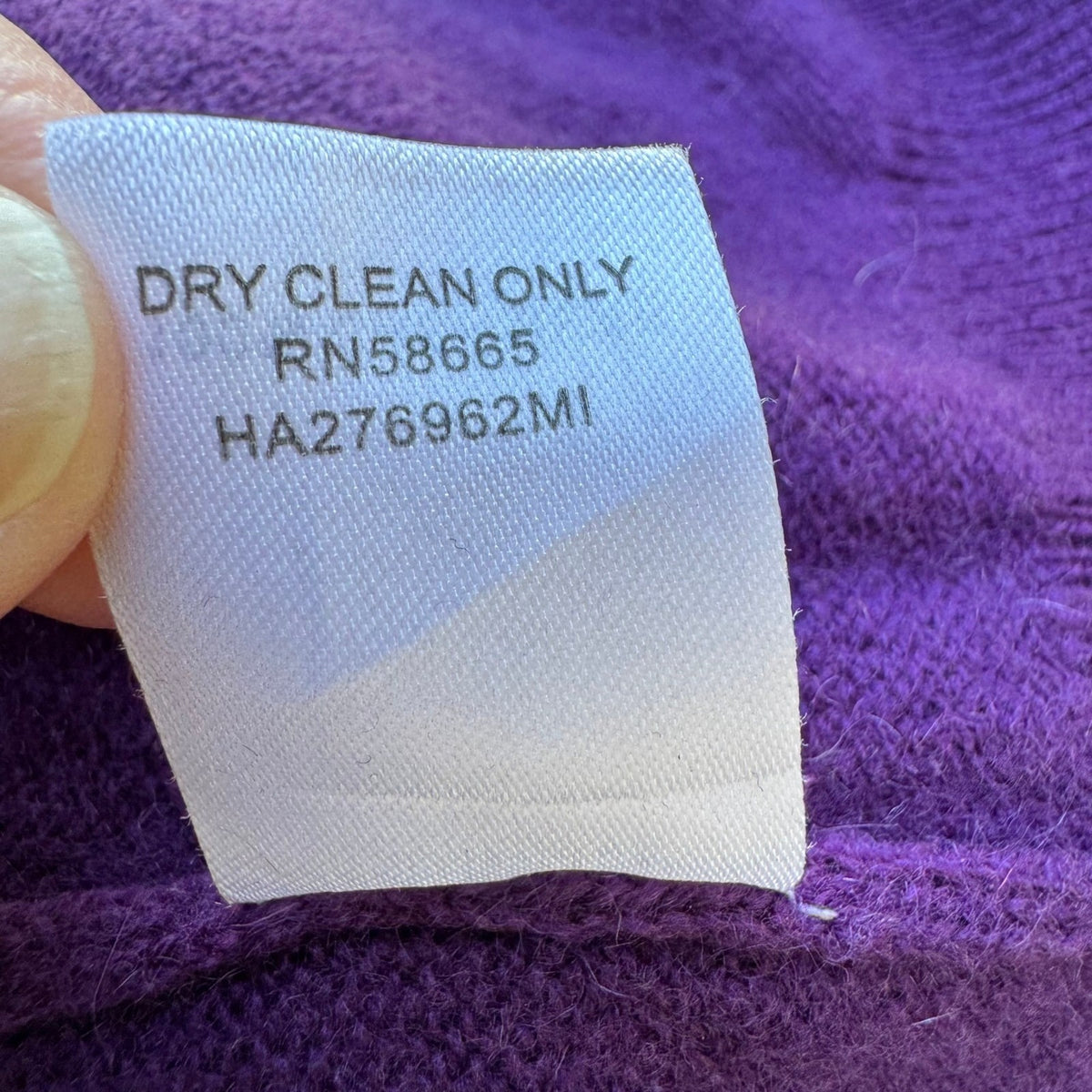 Halogen Cashmere Quiet Luxury Old Money Minimalist Preppy Cozy Sweater Purple M