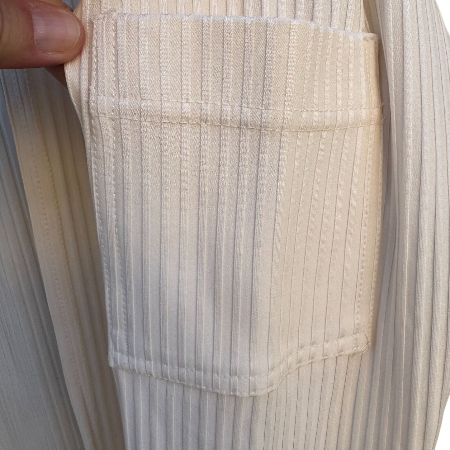 Staples Vintage Womens Ribbed Polyester Blend Long Sleeve Open Front Cream Cardigan