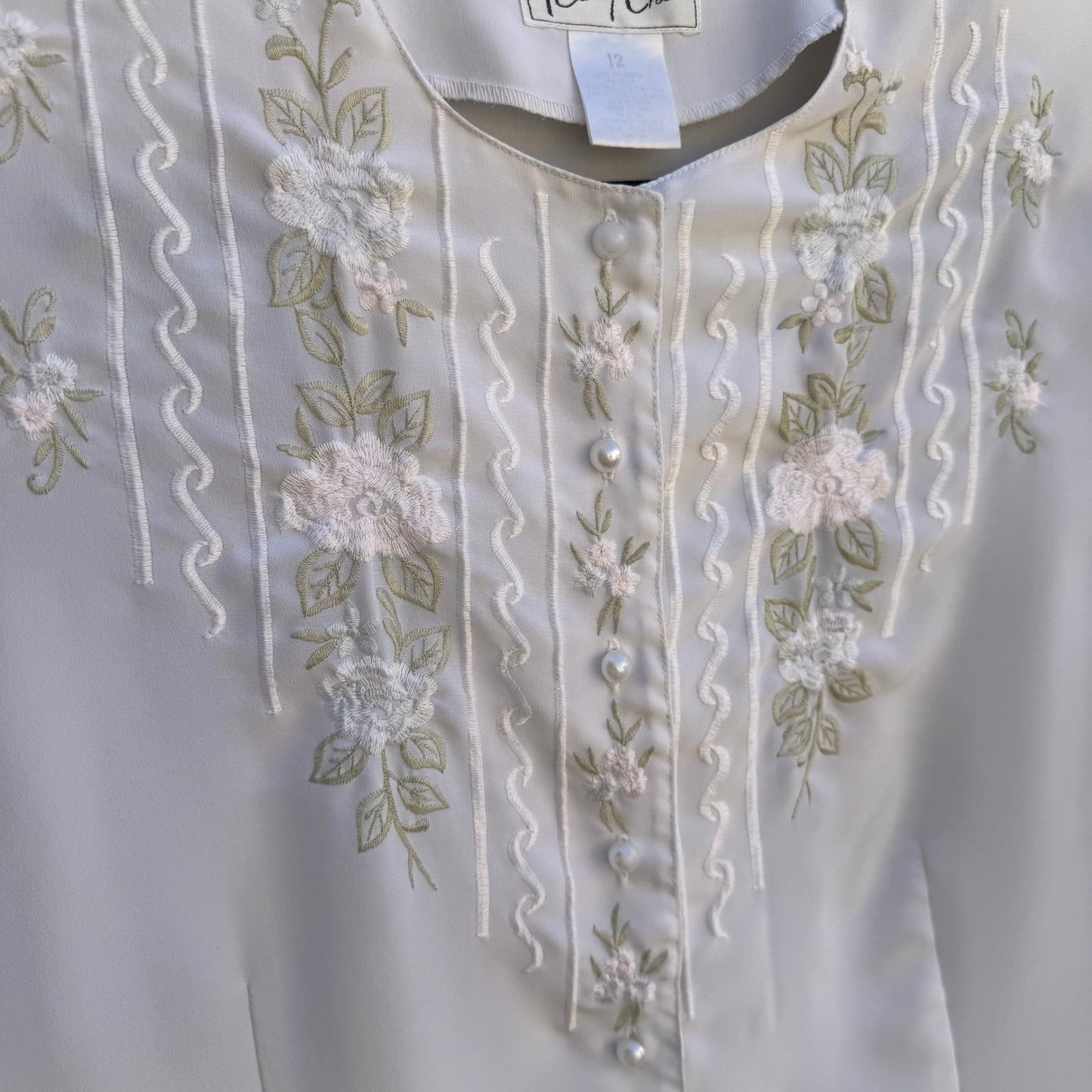 Kathy Che Womens White Floral Embroidered Pearl Button Blouse Vintage Size 12