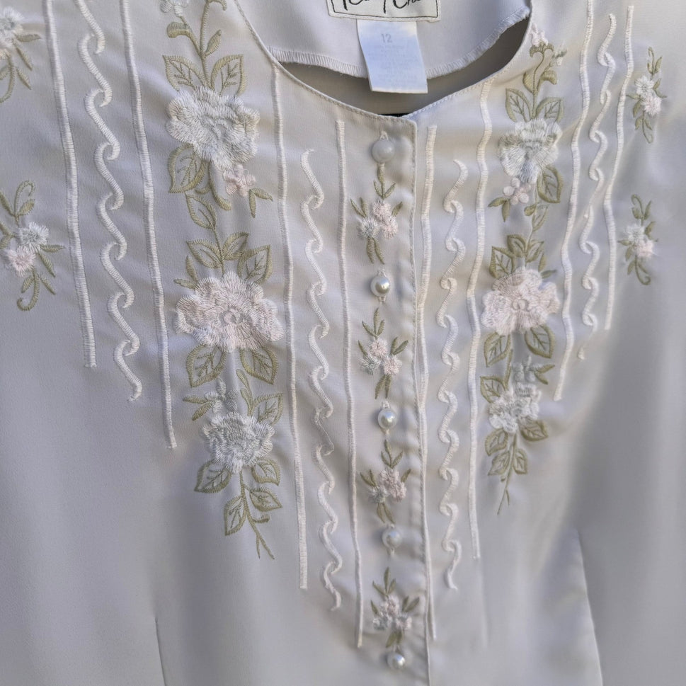 Kathy Che Womens White Floral Embroidered Pearl Button Blouse Vintage Size 12