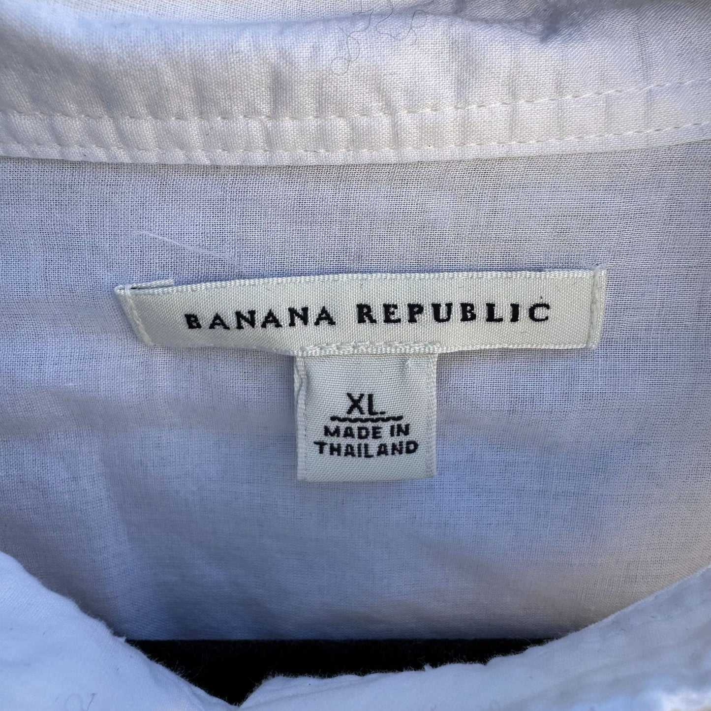 Banana Republic White Button Up Long Sleeve Chest Pockets Mandarin Collar Shirt