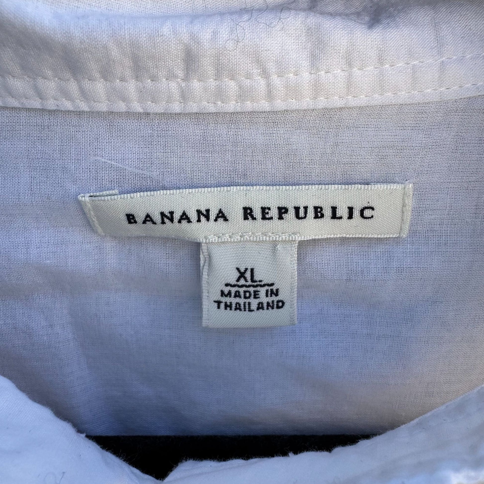 Banana Republic White Button Up Long Sleeve Chest Pockets Mandarin Collar Shirt