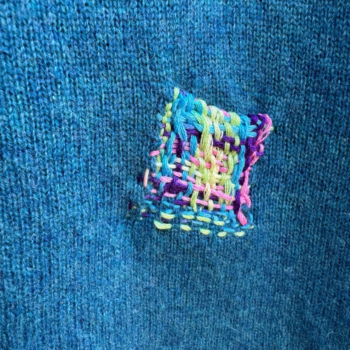 Ann Taylor Upcycled Cashmere V-Neck Sweater Visible Mending Patch Sweater Teal M