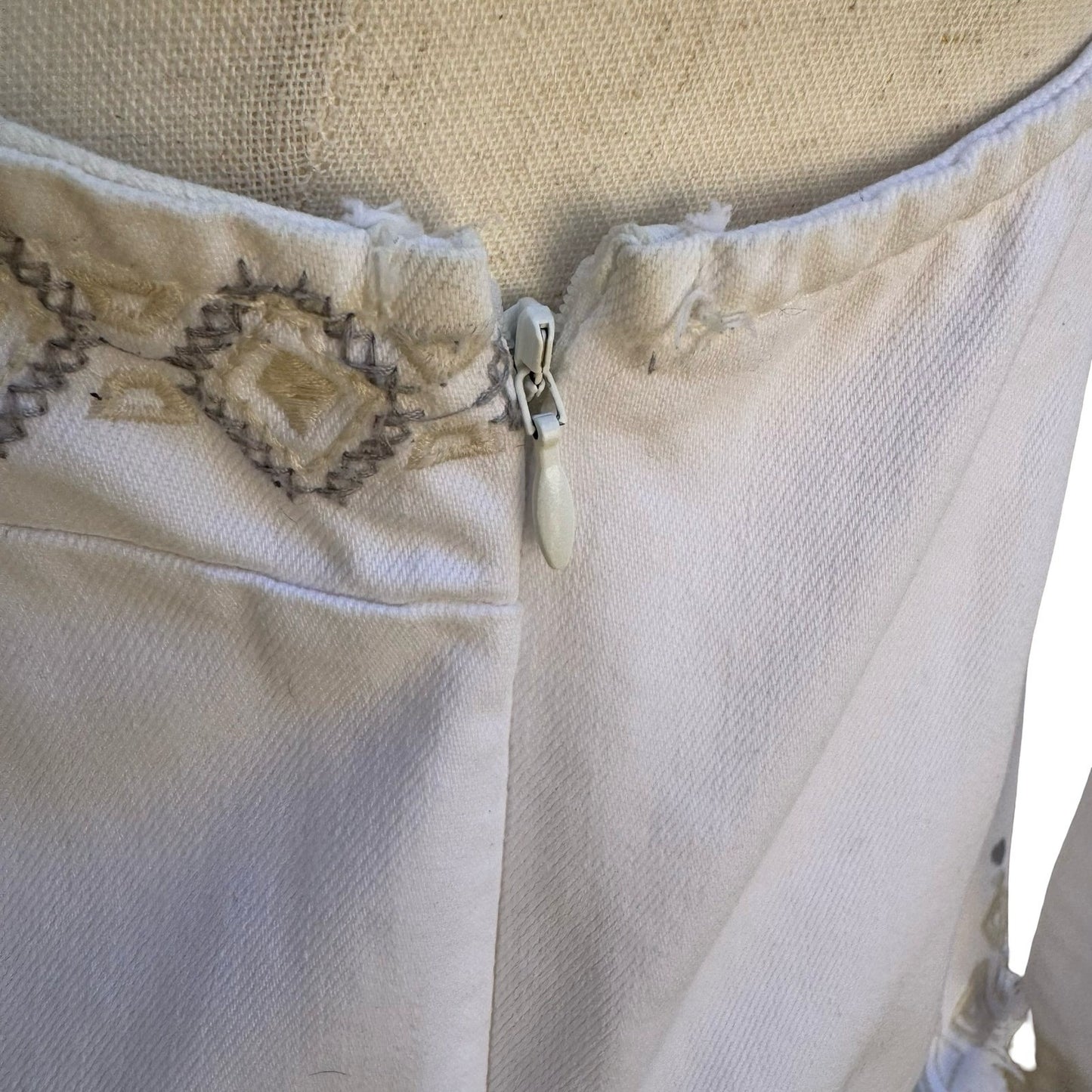 BlankNYC Boho Festival Western Denim Embroidered Crop Top Tie Back Boho White M