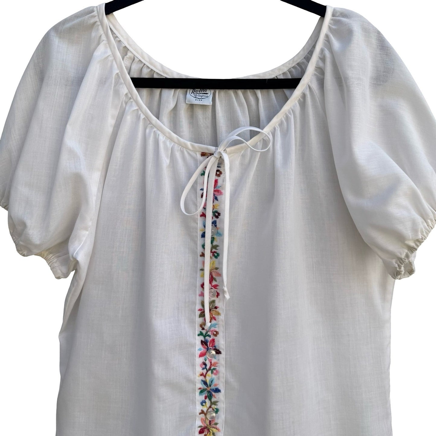 Na-Ma California Vintage 70s White Floral Embroidered Peasant Blouse Puff Sleeve