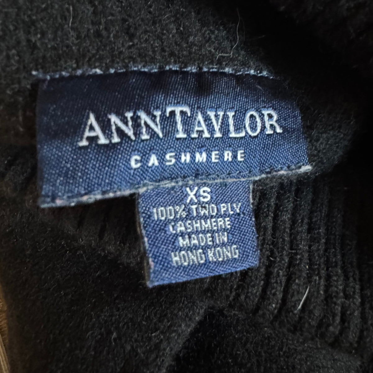 Ann Taylor Cashmere Minimalist Quiet Luxury Sustainable Turtleneck Sweater Black