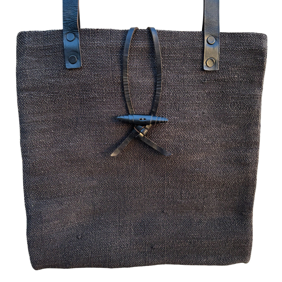 Mien Hawaiian Womens Black Woven Tote Bag Leather Straps Toggle Closure Beach