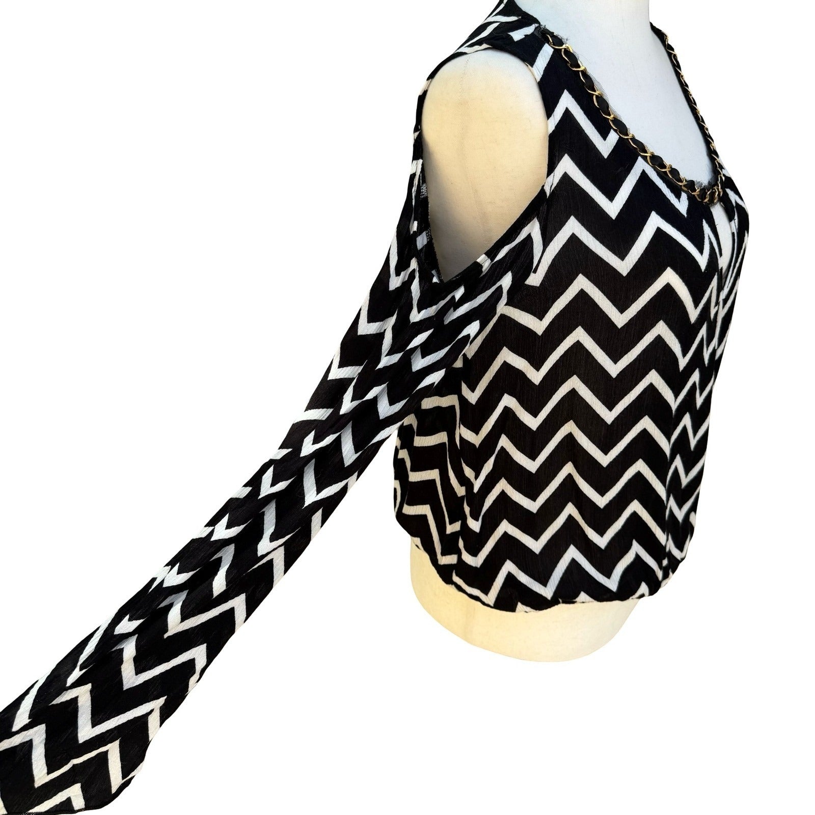 Pretty Good Chain Neckline Chevron Cold Shoulder Flowy Wrap Blouse Black Women M