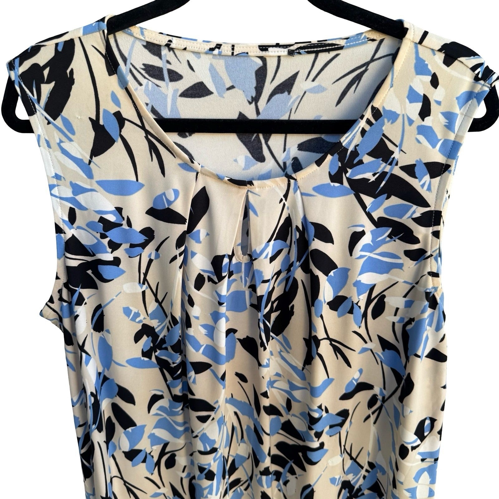 Kasper Professional Abstract Floral Leaf Print Pleated Keyhole Sleeveless Blouse