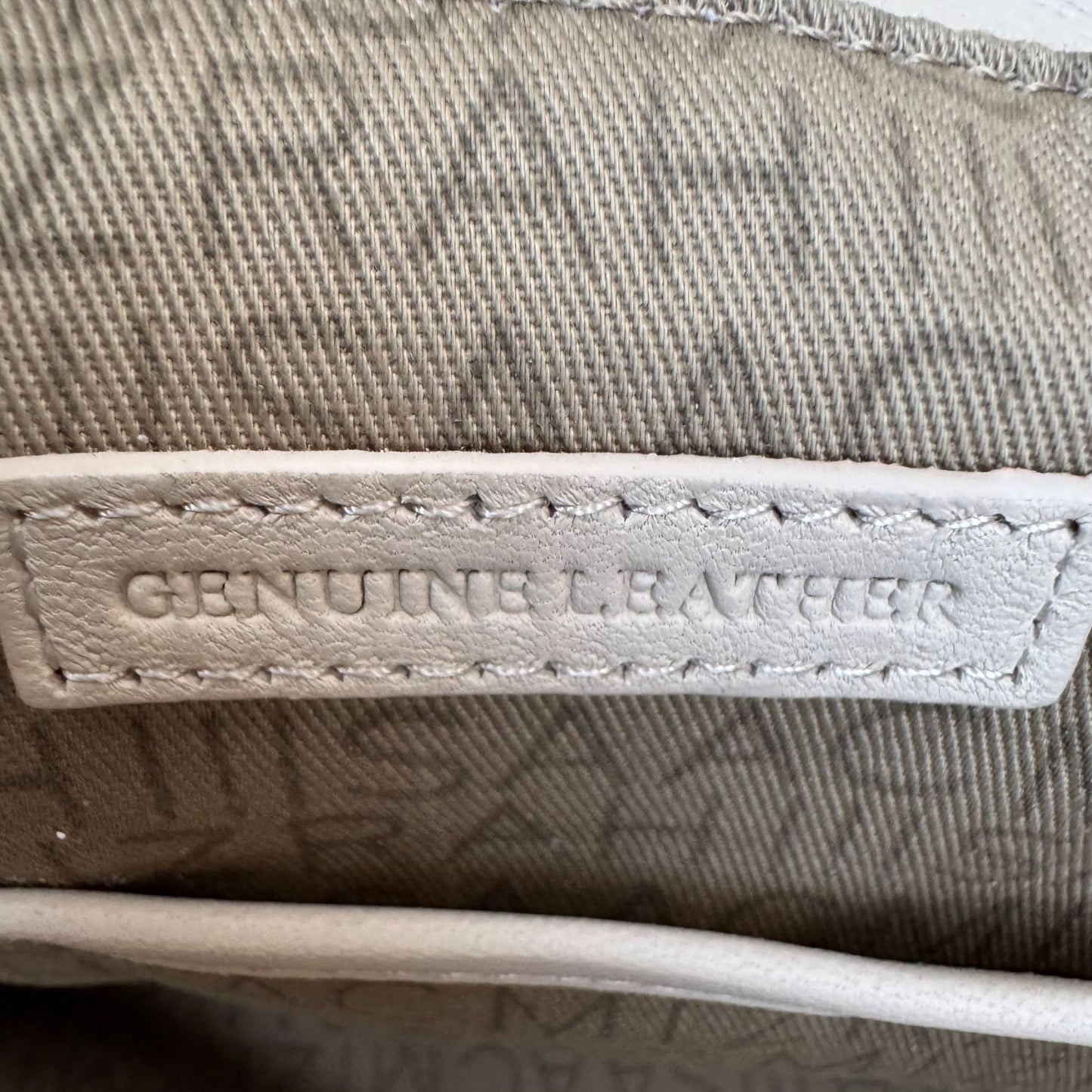 Isaac Mizrahi Quilted Leather Shoulder Bag Tassel Gold Chain Straps Ivory Beige