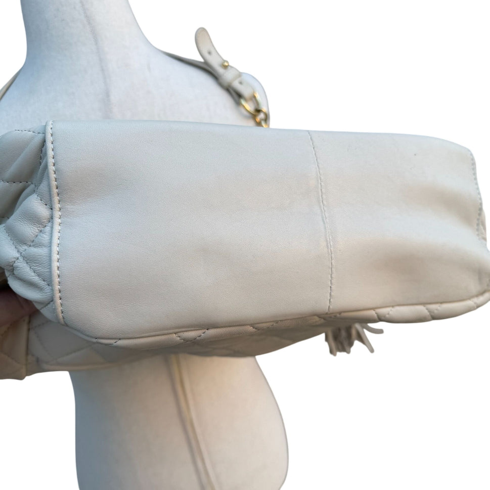 Isaac Mizrahi Quilted Leather Shoulder Bag Tassel Gold Chain Straps Ivory Beige