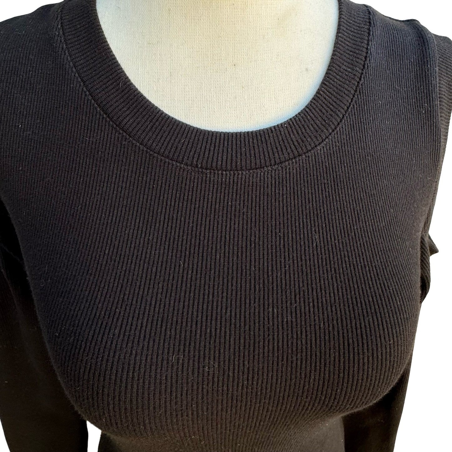 Avec Les Filles Minimalist Cold Shoulder Ribbed Ruffle Bodycon LBD Mini Dress XS