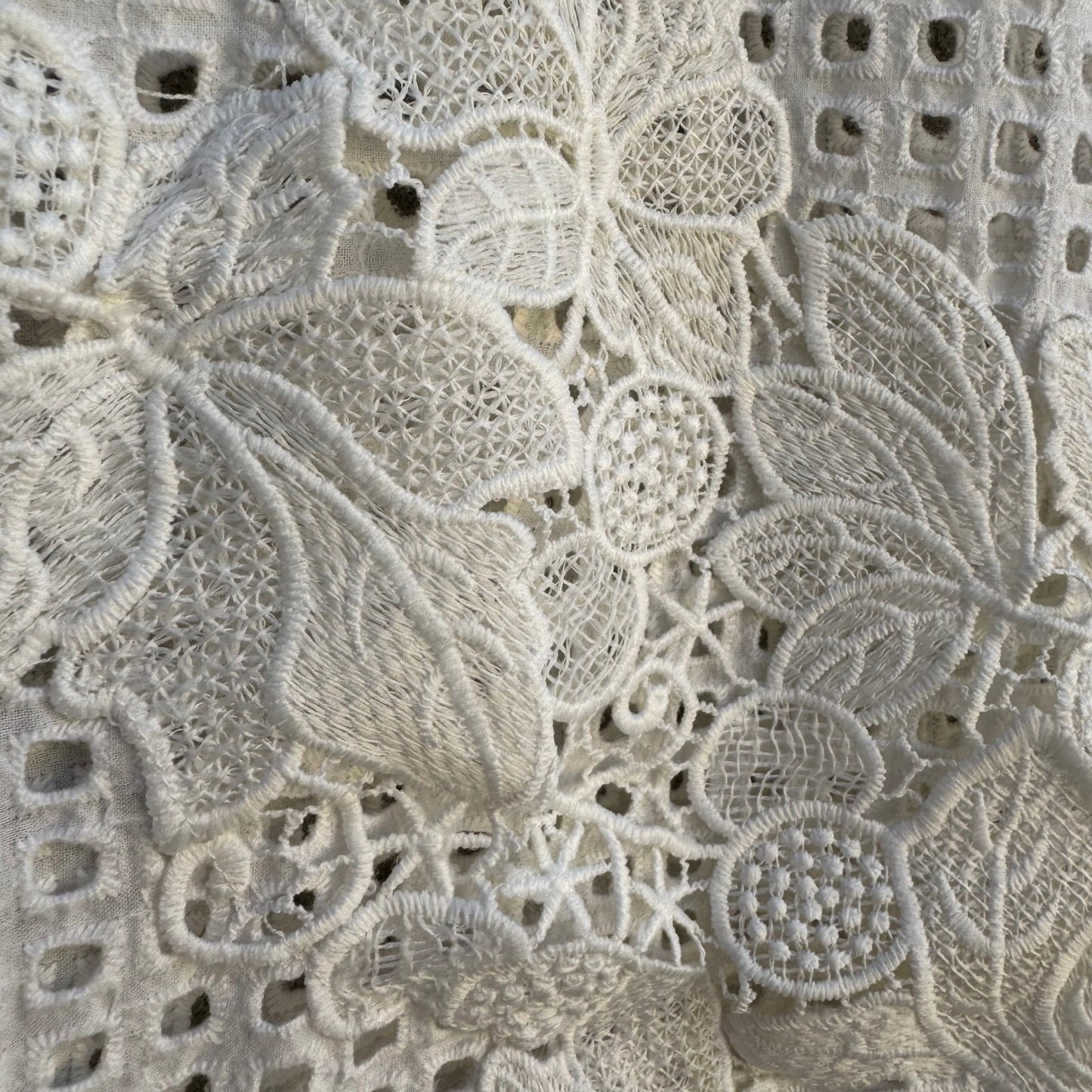Zara Woman Collection Cream Eyelet Lace Floral Applique Boxy Top Blouse Medium