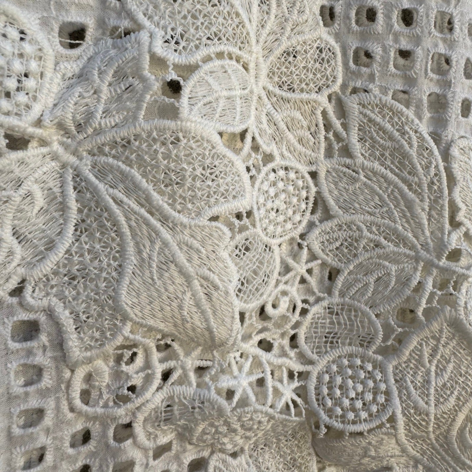 Zara Woman Collection Cream Eyelet Lace Floral Applique Boxy Top Blouse Medium
