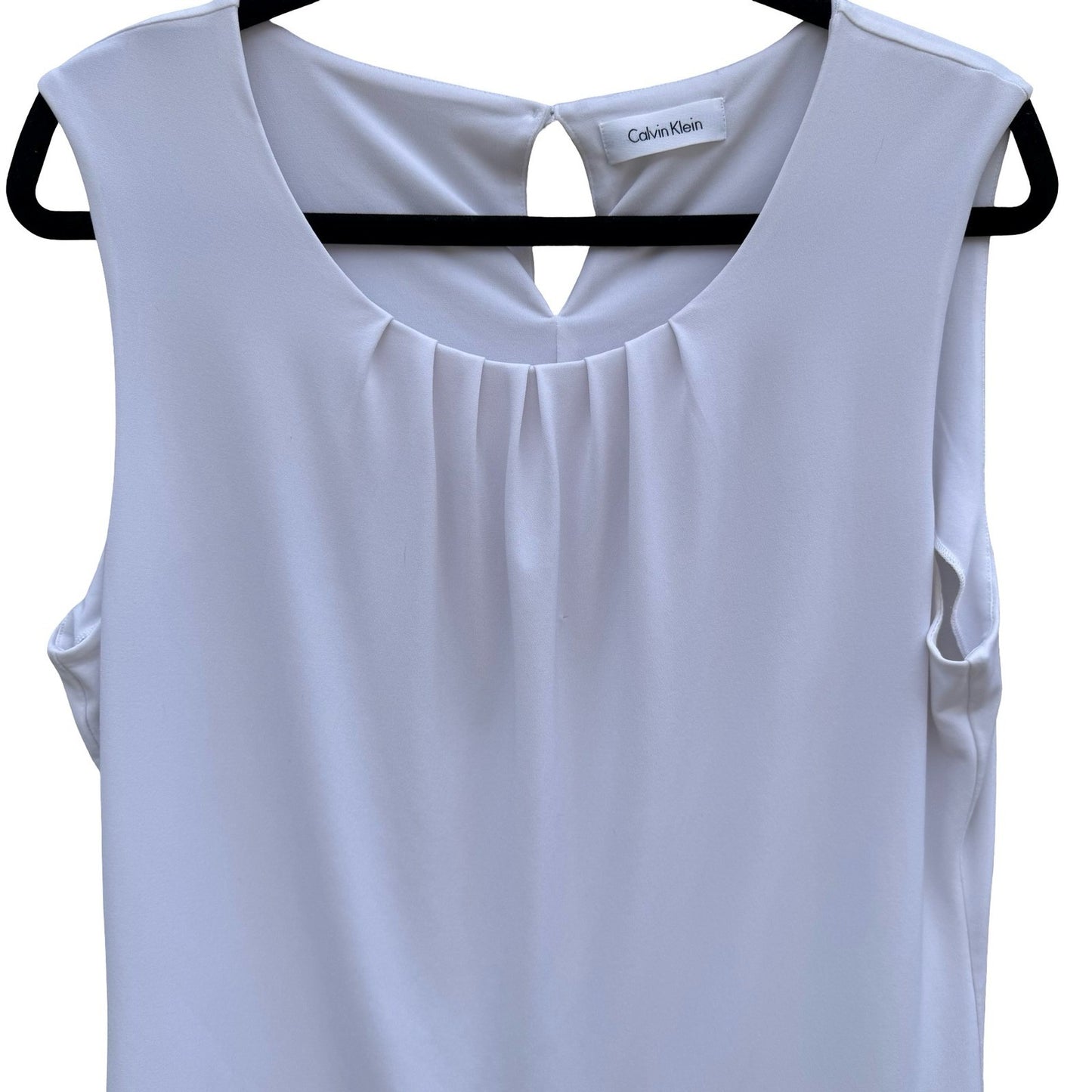 Calvin Klein White Sleeveless Pleated Scoop Neck Keyhole Back Blouse Minimalist